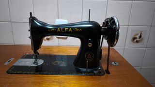 Maquina de coser Alfa