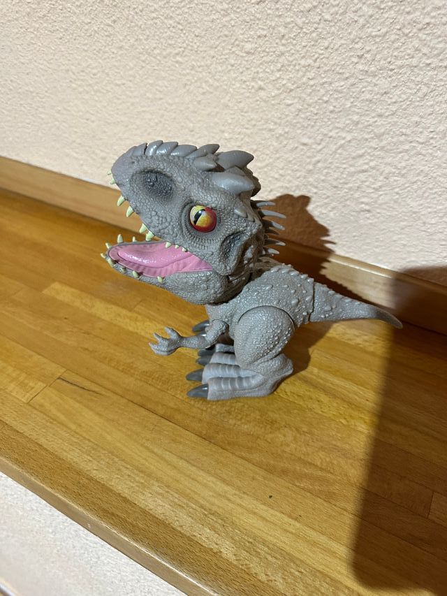 Indominus rex pequeño