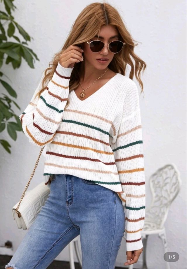 Jersey punto SHEIN de rayas, cuello pico. Talla S