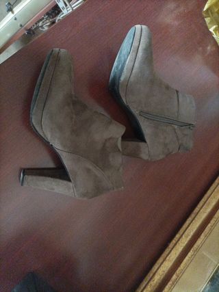 Stivaletti donna tacco