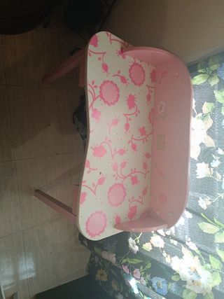 Mesita pequeña de habitación