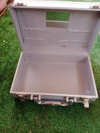 MALETÍN CON ESPEJO INTERIOR MAQUILLAJE