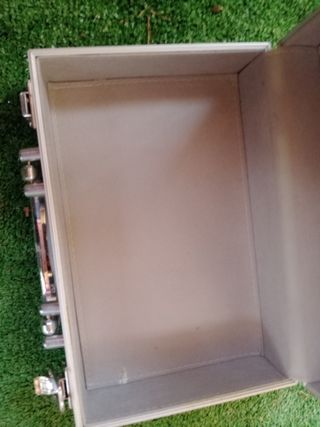 MALETÍN CON ESPEJO INTERIOR MAQUILLAJE