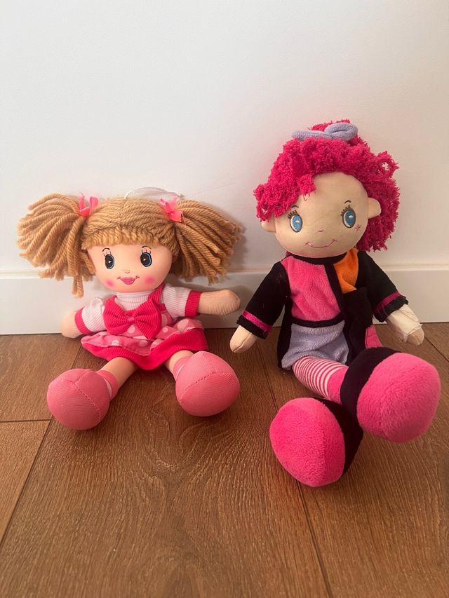 Dos muñecas preciosas