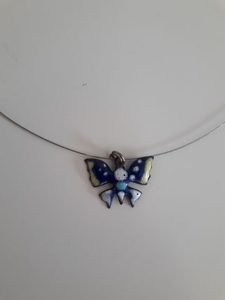 Collar mariposa
