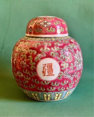 TIBOR DE PORCELANA CON CARACTERES CHINOS