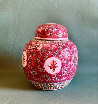 TIBOR DE PORCELANA CON CARACTERES CHINOS