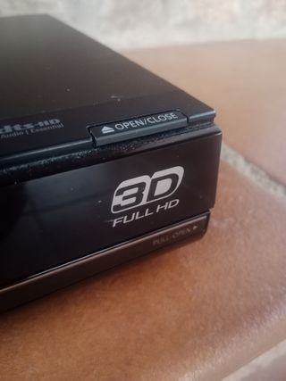 Reproductor Blu-ray Panasonic DMP-BDT100