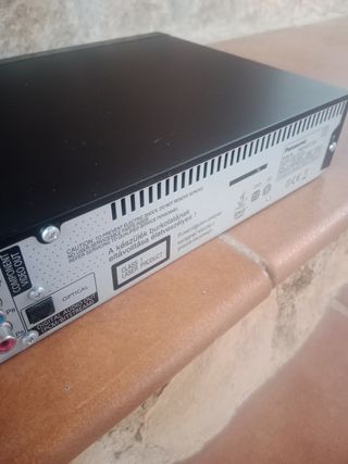 Reproductor Blu-ray Panasonic DMP-BDT100