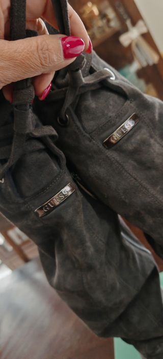 Stivali alti in camoscio Guess 40