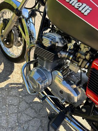 Benelli 500 LS (clásica año 1980).