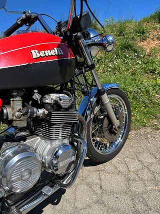 Benelli 500 LS (clásica año 1980).