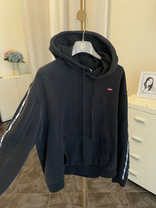 Felpa levi’s nera con cappuccio