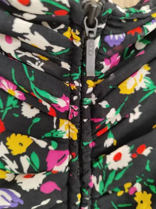 Top fruncido flores negro · Zara · XS/34 (nuevo)