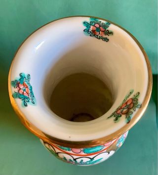 JARRON DE PORCELANA CHINA CON DAMAS DE LA CORTE