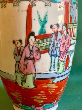 JARRON DE PORCELANA CHINA CON DAMAS DE LA CORTE