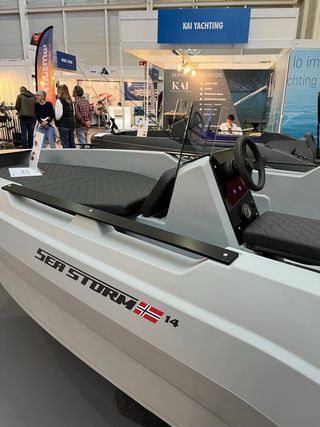 Lancha a motor Seastorm 14