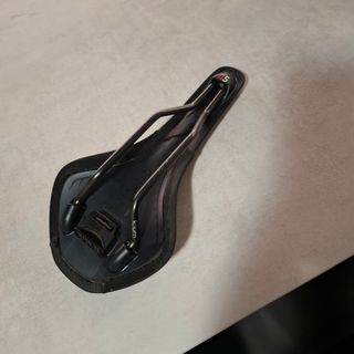 Sella Fizik Antares R5