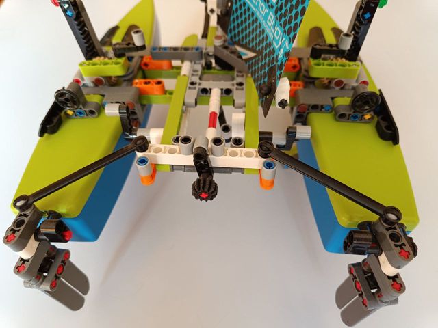 Catamarán LEGO Technic