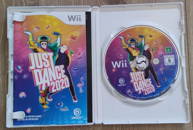 Consola Wii completa + 3 mandos + 8 juegos