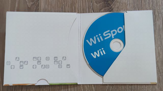 Consola Wii completa + 3 mandos + 8 juegos