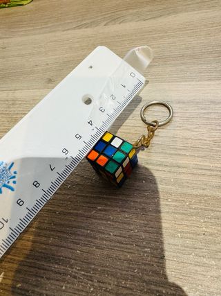 Antiguo llavero Rubik cubo años 70