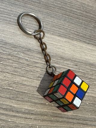 Antiguo llavero Rubik cubo años 70
