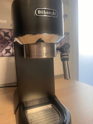 Cafetera DeLonghi Dedica