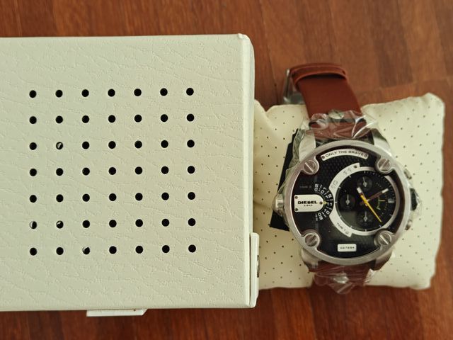 Reloj DIESEL Little Daddy DZ7264 sin estrenar