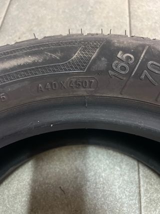 Neumatico 165/70 R14