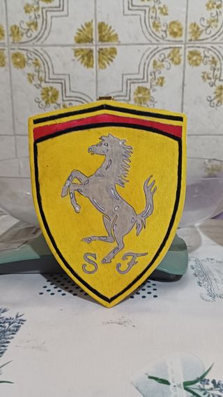 Gadgets in legno Ferrari