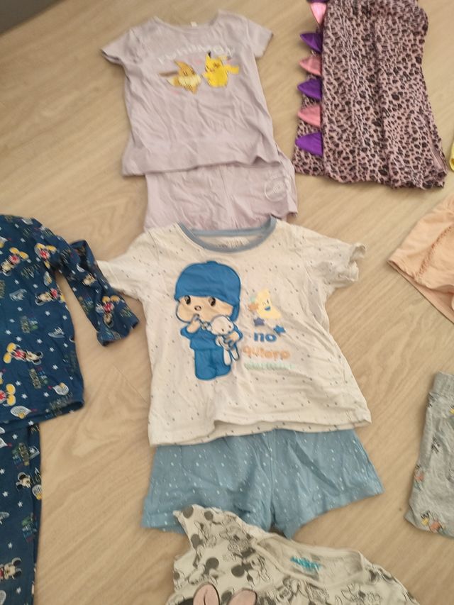 Pijamas y ropita