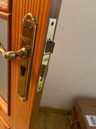 Puerta de dos hojas madera (Ya desmontada)