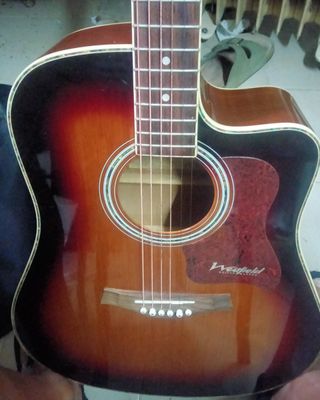 Guitarra acústica Westfield.