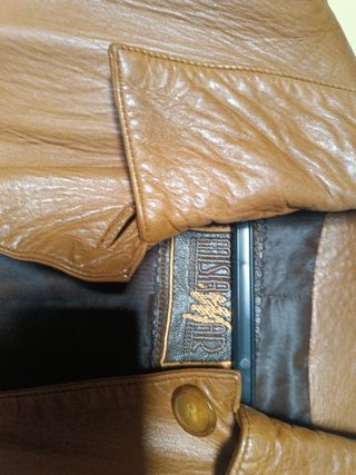 Chaqueta de cuero marrón