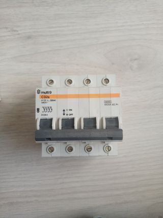 Diferencial Merlin Gerin multi 9 C32a