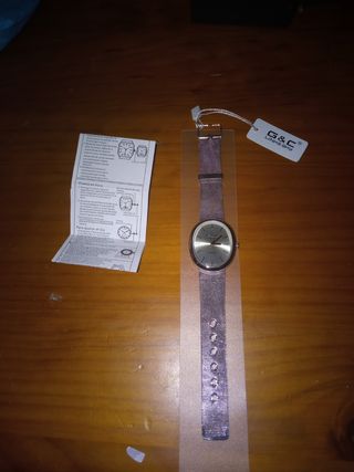 RELOJ PLATEADO NUEVO 