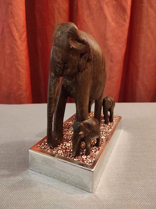 Elefanti in legno