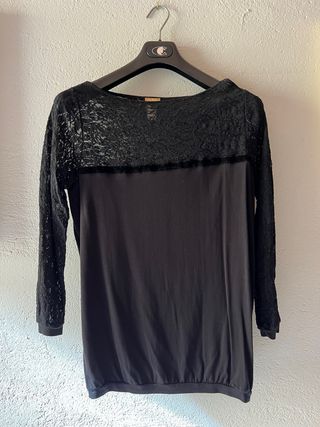 Maglia donna nera a maniche lunghe in pizzo