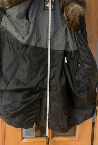 Abrigo piel cuello y puños pelo