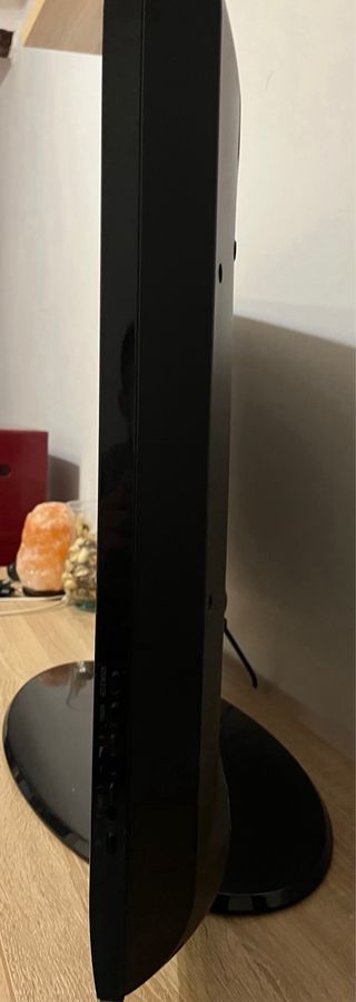 Samsung LCD TV 37”