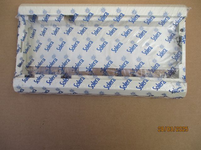 CAJA DE DISTRIBUCIÓN DE SUPERFICIE DE 12+4 MÓDULOS