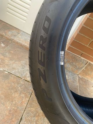 Neumáticos Pirelli PZero 305/40 ZR20