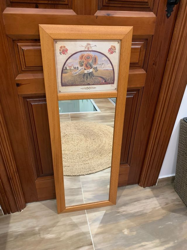 Espejo rústico con detalle de girasoles