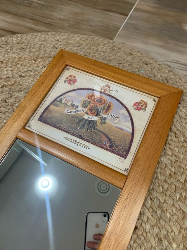 Espejo rústico con detalle de girasoles