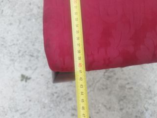 Silla con talla  antigua de dormitorio.