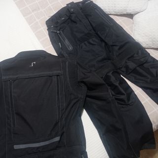 pantalón moto y chaqueta 