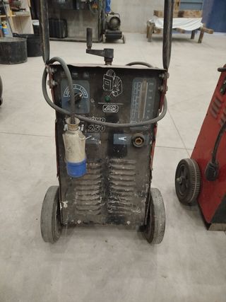 Soldadura de electrodo de 220 y 320