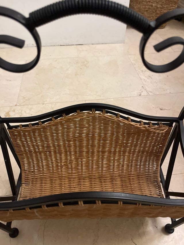 Revistero de mimbre vintage