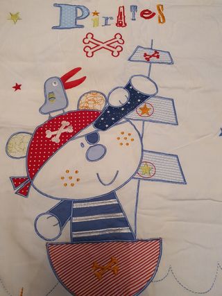 Funda nórdica y chichonera de cuna Pirulos